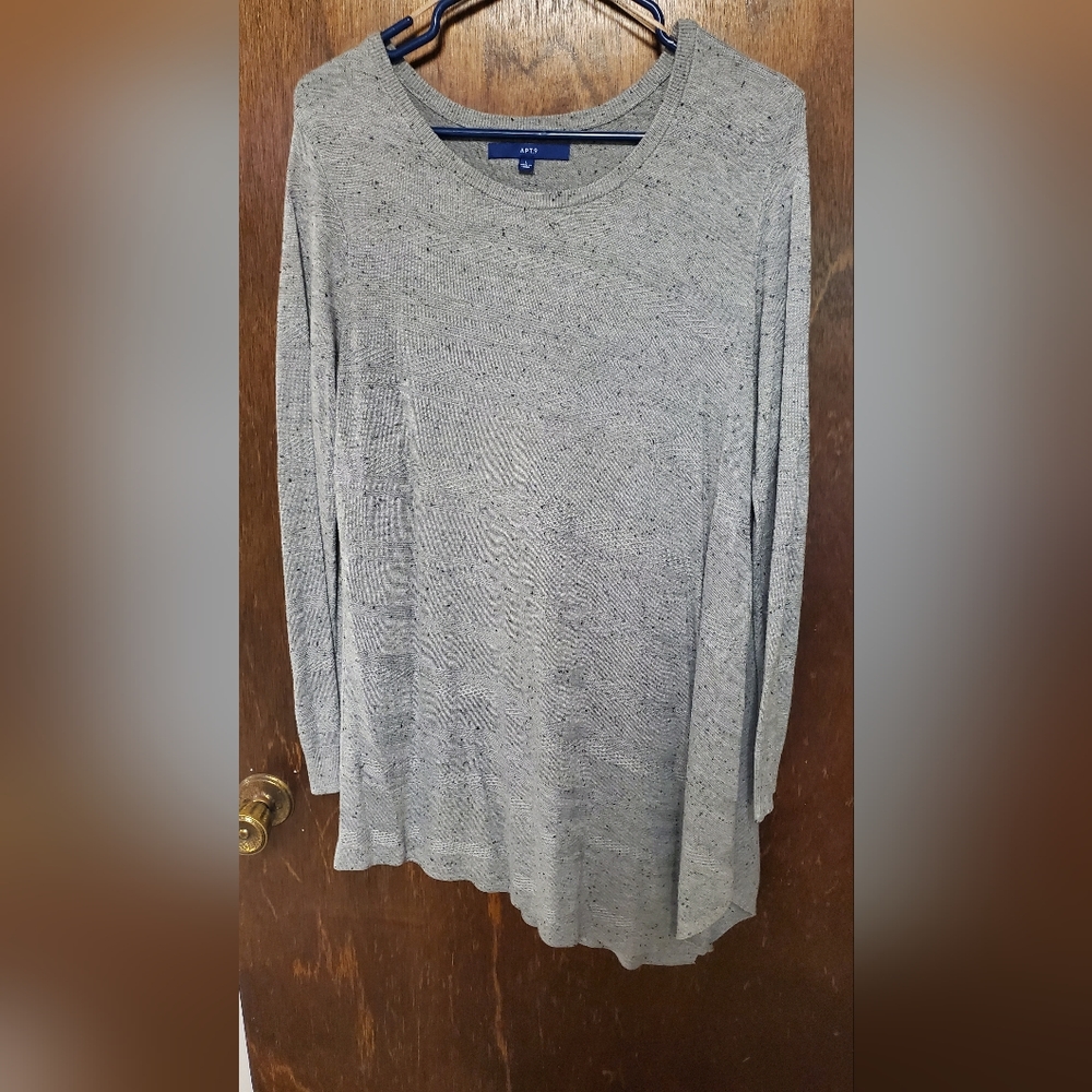 Gray long-sleeved top size large